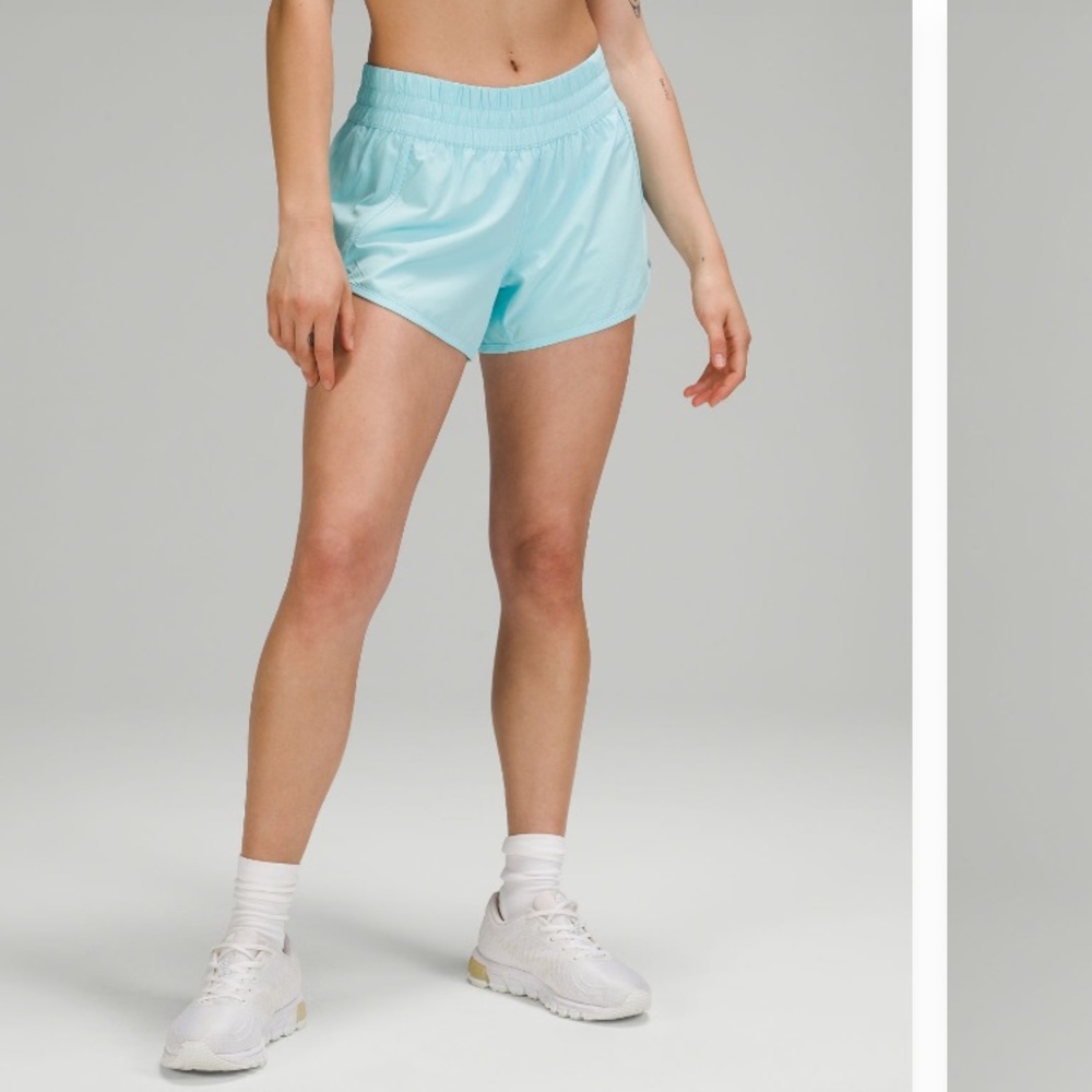 Lululemon Tracker 4” Low Rise Lined Shorts